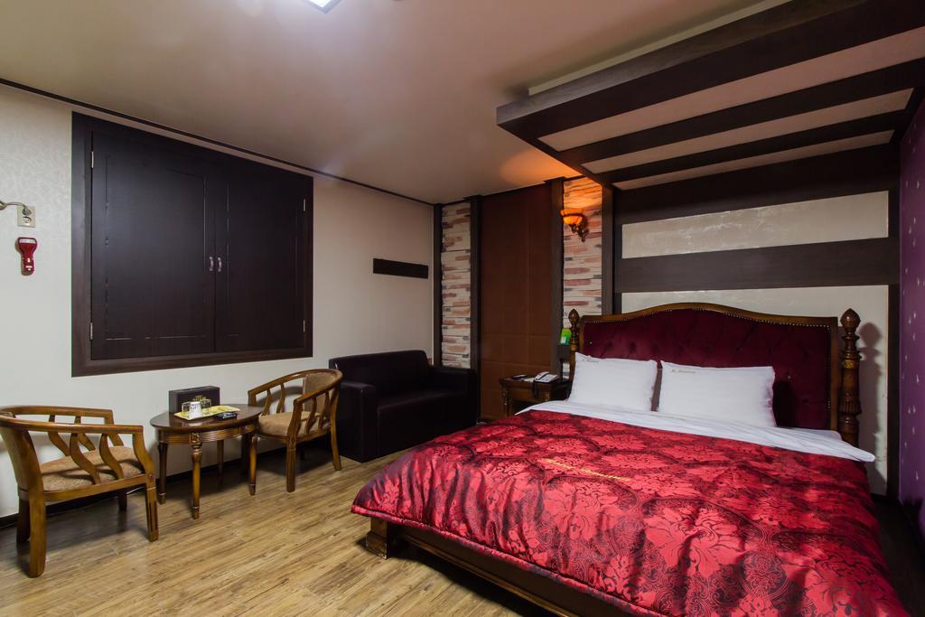 Guangju Hotel Banana Кванджу Экстерьер фото