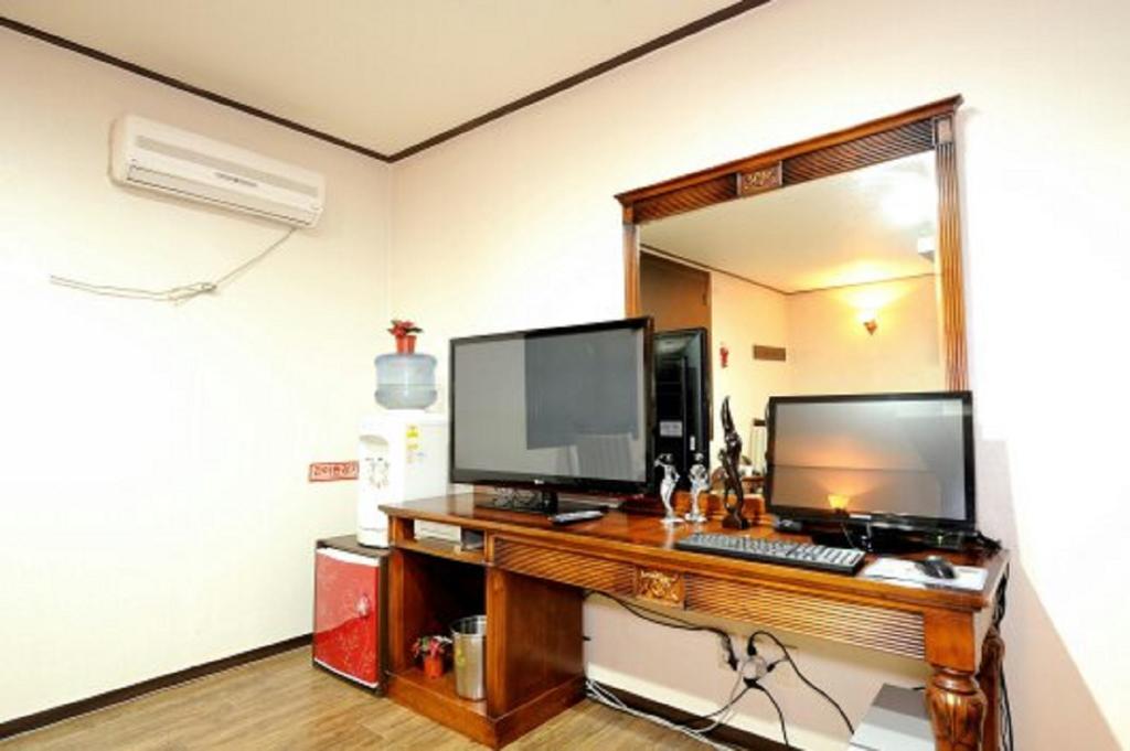 Guangju Hotel Banana Кванджу Экстерьер фото