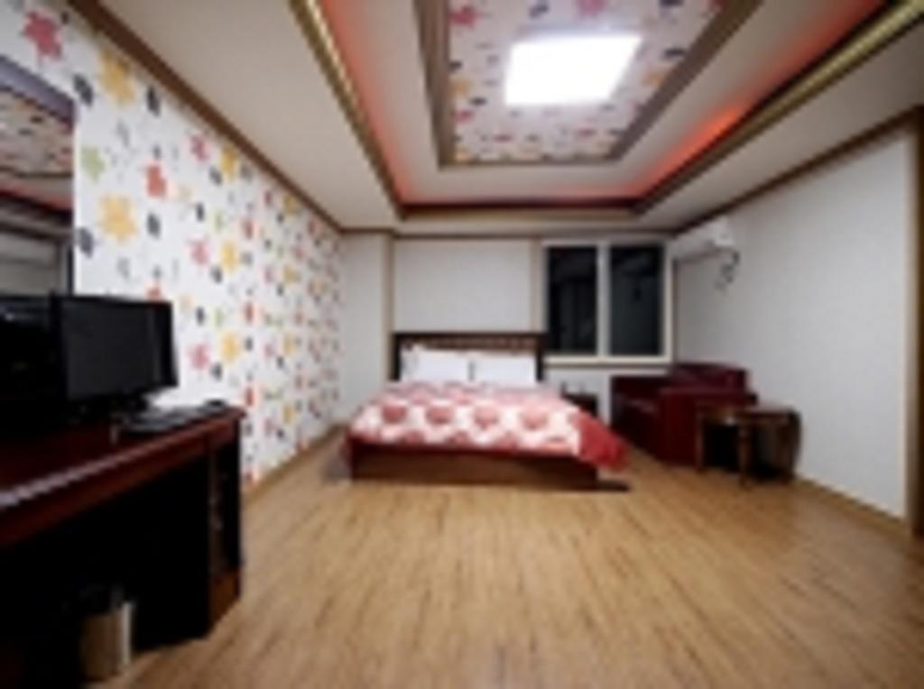 Guangju Hotel Banana Кванджу Экстерьер фото