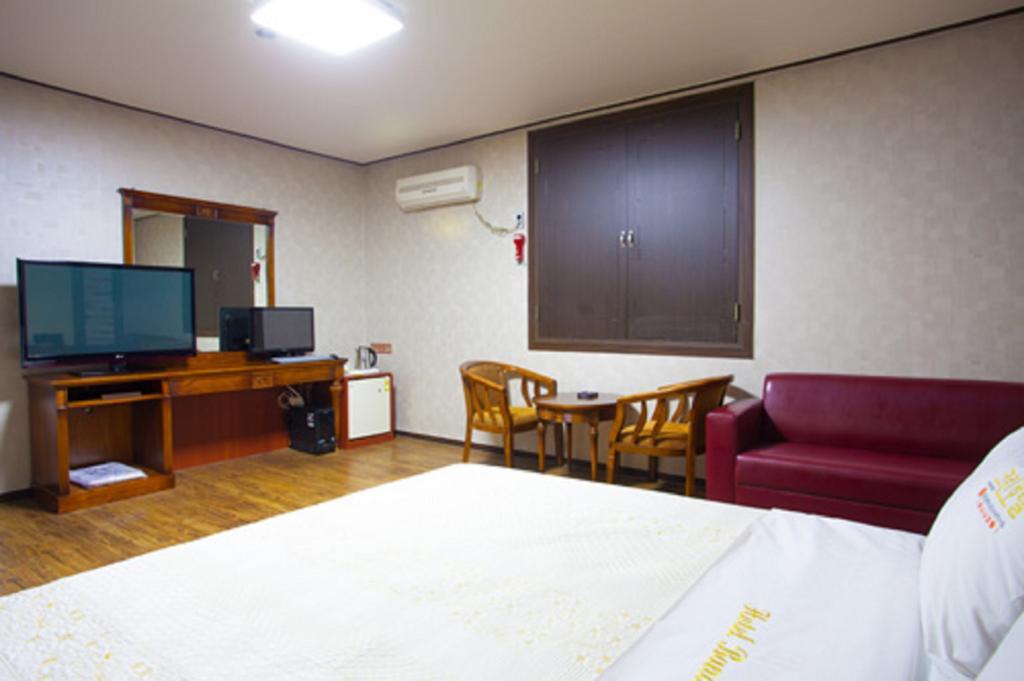 Guangju Hotel Banana Кванджу Экстерьер фото