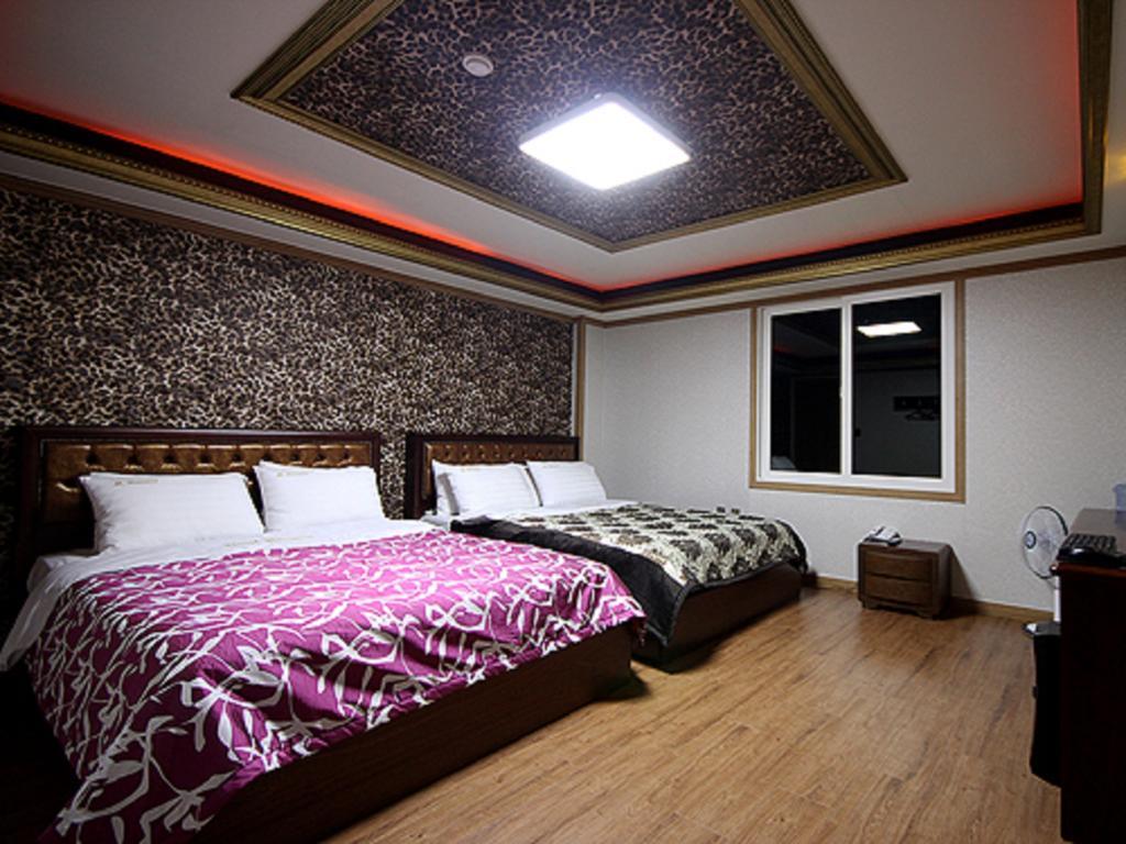 Guangju Hotel Banana Кванджу Экстерьер фото